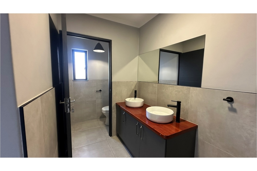3 Bedroom Property for Sale in De Zoete Inval Western Cape
